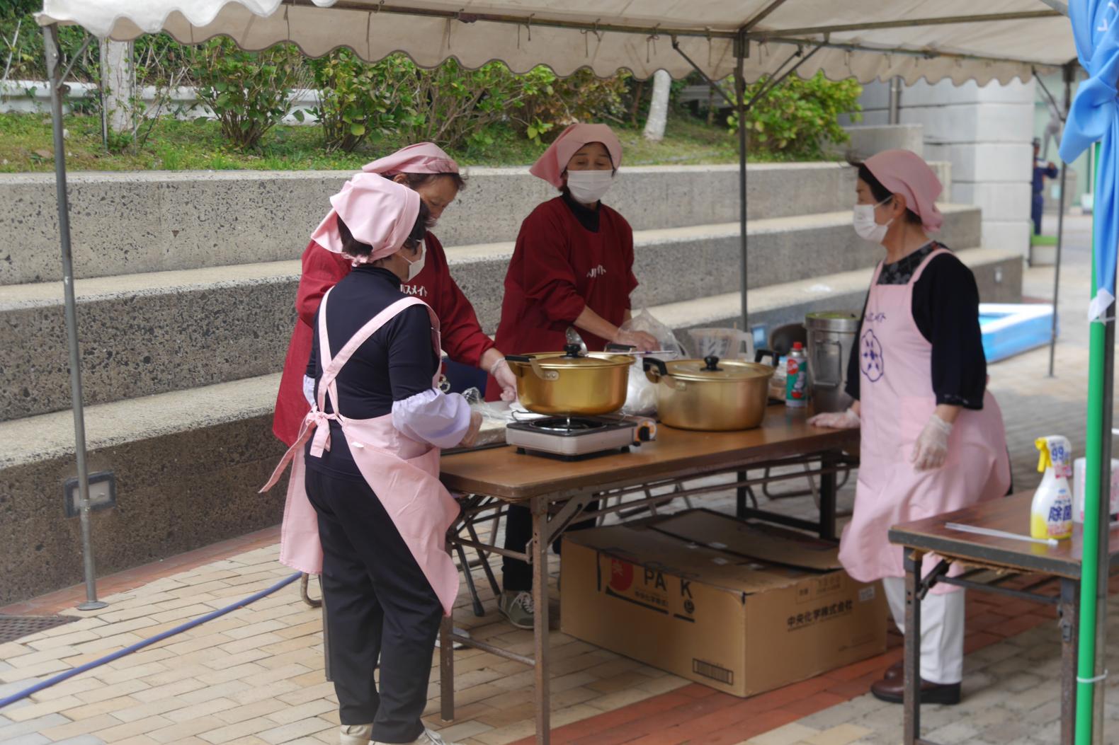 あつあつのお鍋をフーフーしながら食べる、これぞ冬グルメ。島の郷土料理「ひきとおし」-1