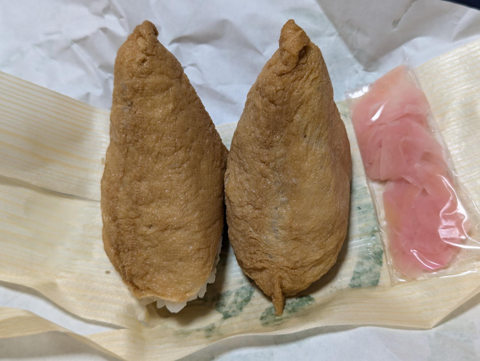 島民に愛されて５０年以上。うどん屋が作る、大きな「いなり寿司」-6