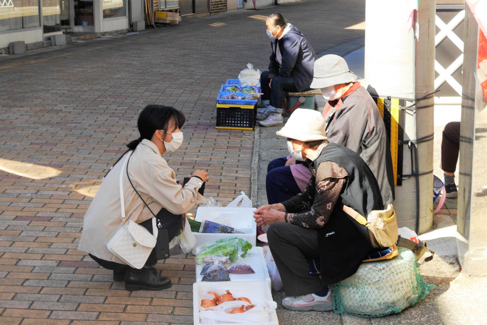 農家さんの朝採れ野菜-0