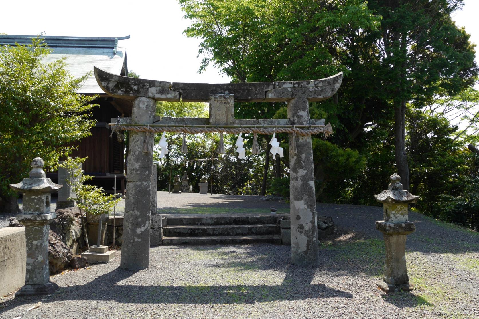 津神社（つじんじゃ）-1