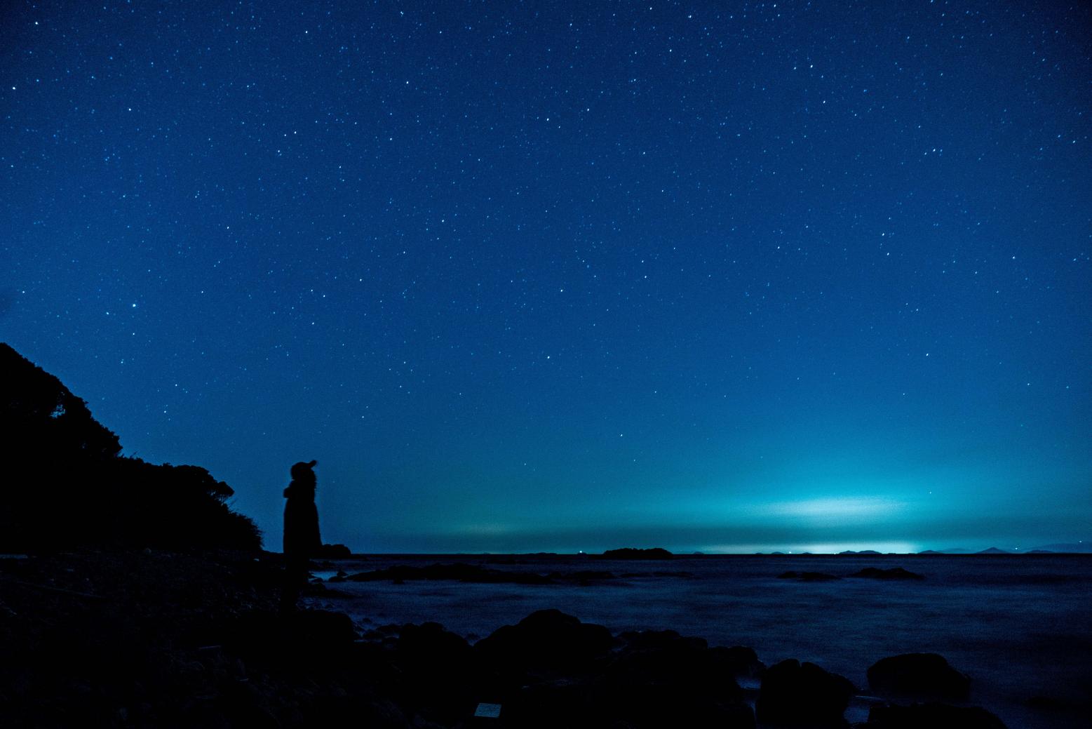 夜の無人島 ～静寂と星空に包まれて～-0