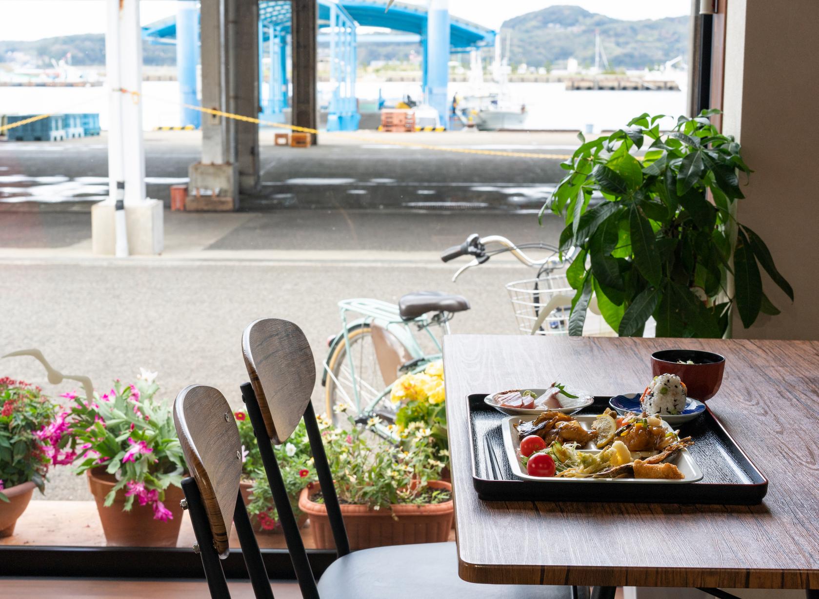 壱岐ちゃりだからこそ見てほしい！ 絶景とレトロな商店街（郷ノ浦港周辺）-6