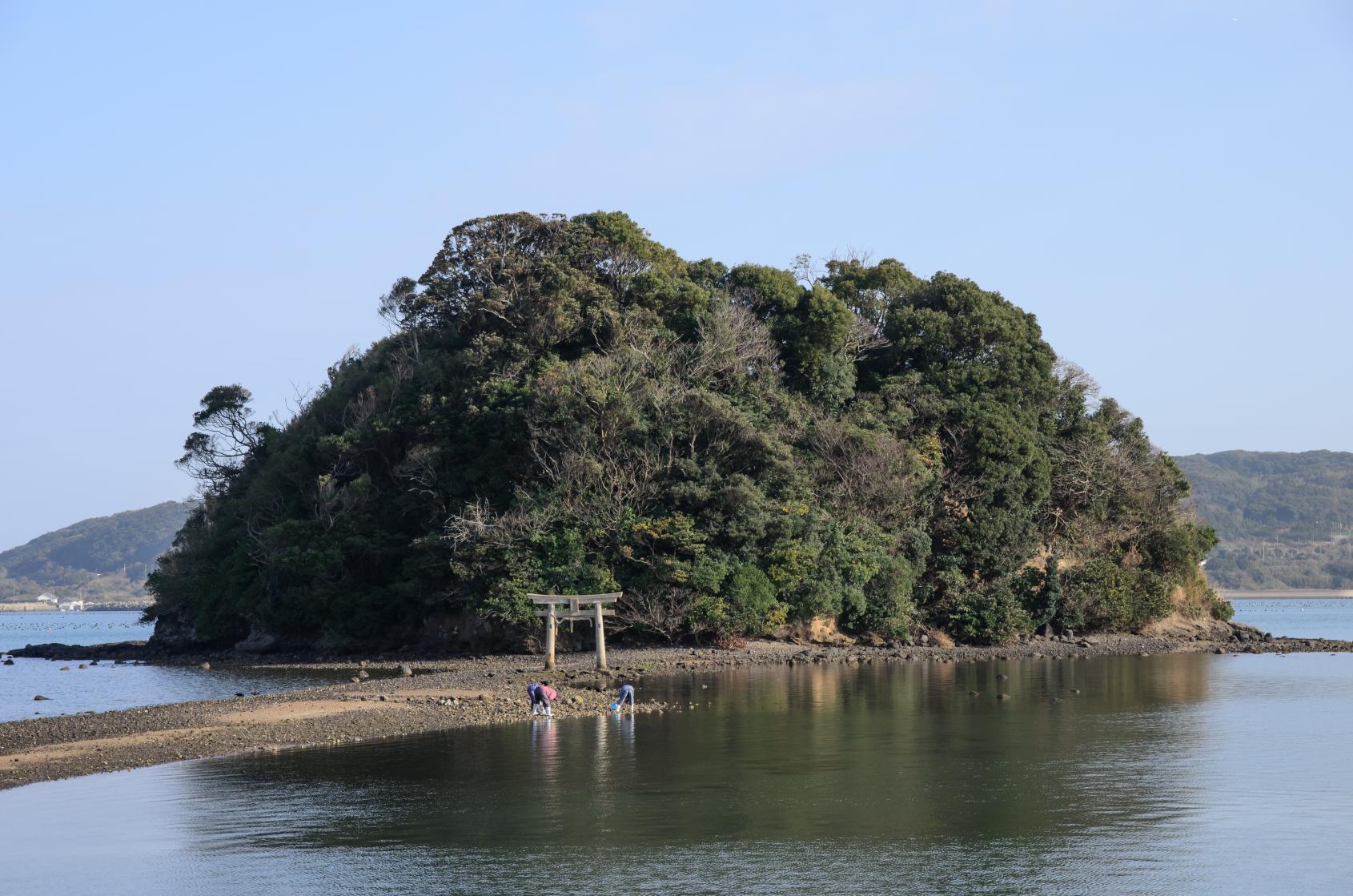 海から参道が現れる「小島神社」は、人気のパワースポット！-1