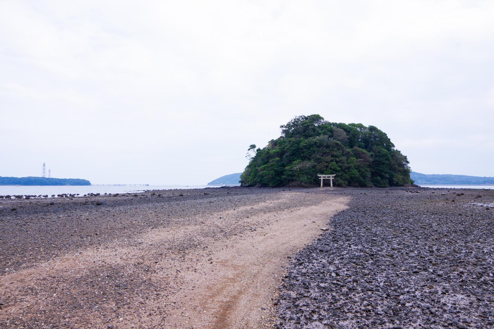 海から参道が現れる「小島神社」は、人気のパワースポット！-3