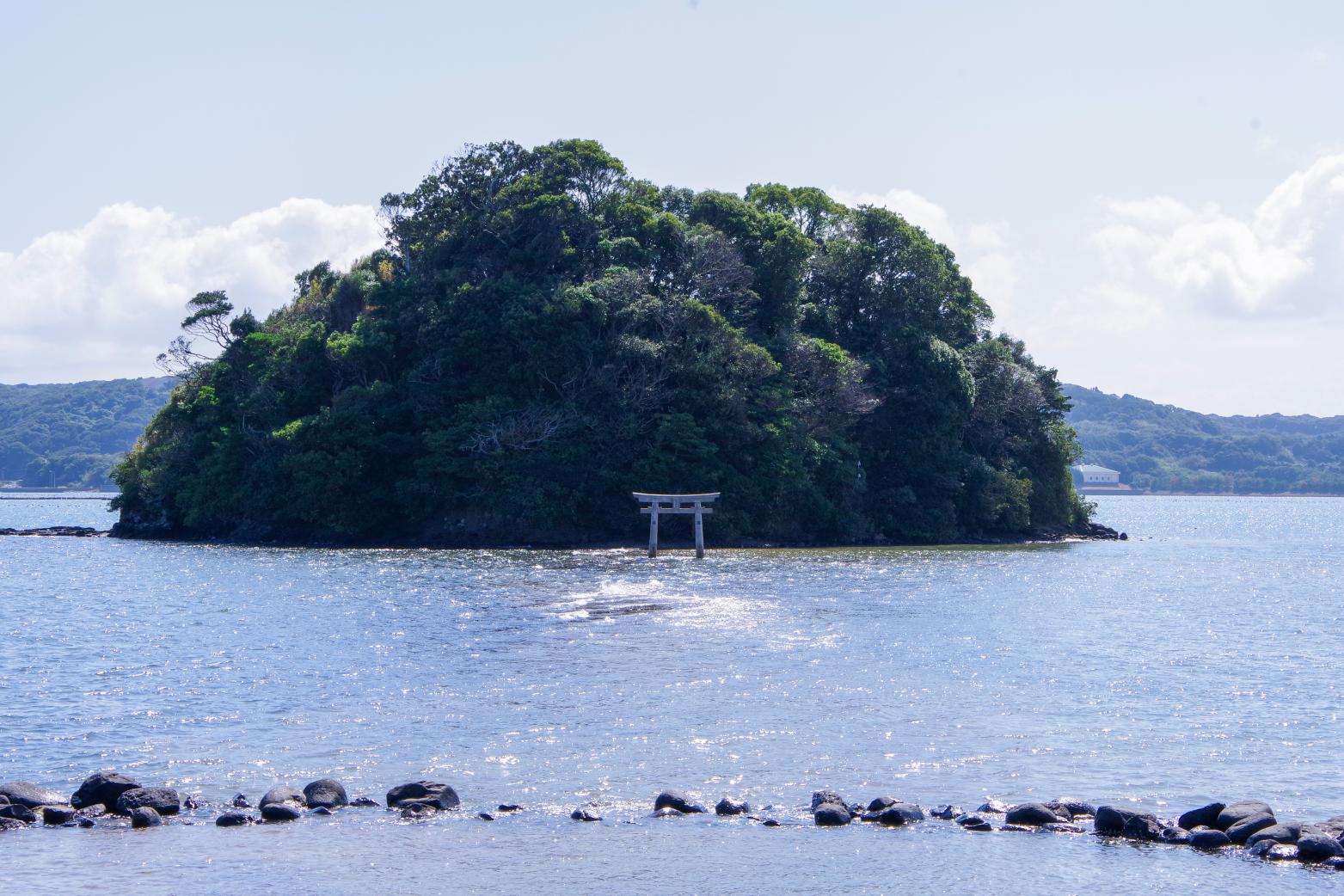 壱岐のモン・サン・ミッシェル「小島神社」で朝日を拝む-2