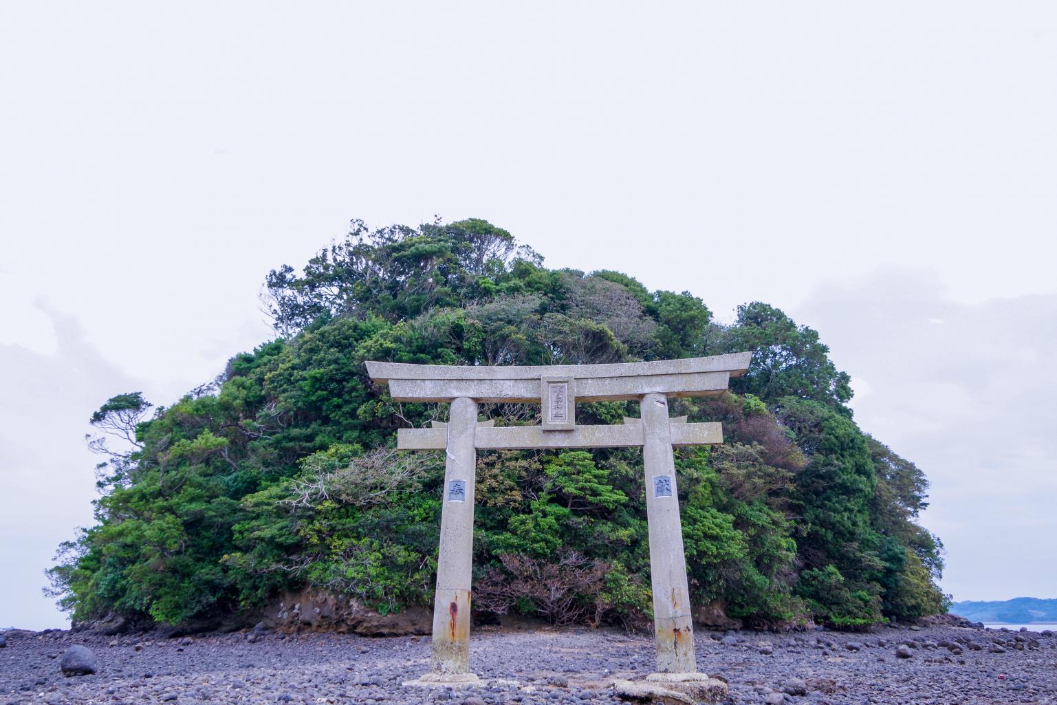 壱岐のモン・サン・ミッシェル「小島神社」で朝日を拝む-4