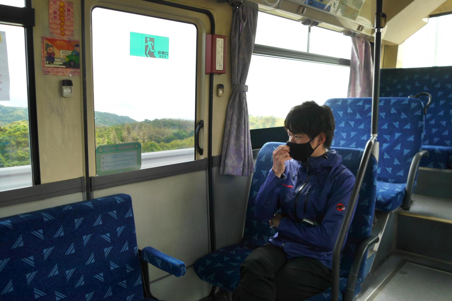 郷ノ浦から勝本への車窓-1
