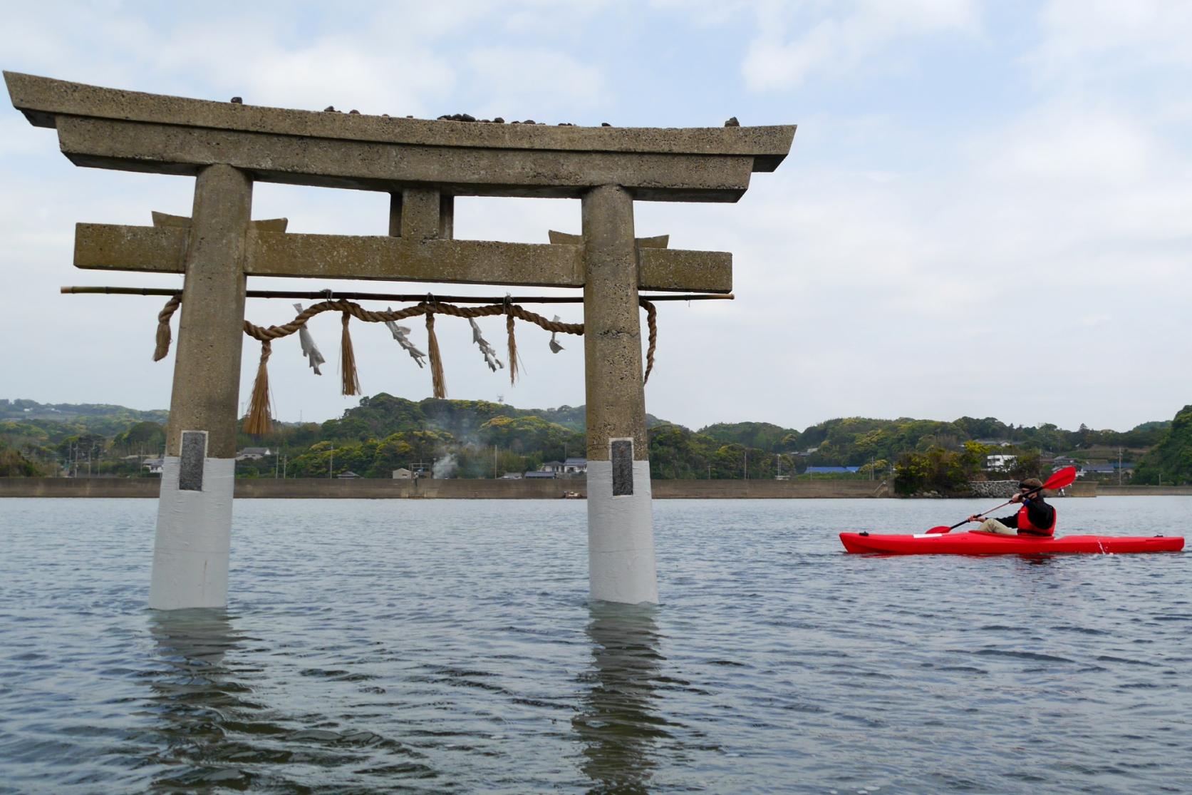 パワースポット「小島神社」の鳥居をくぐる！-2