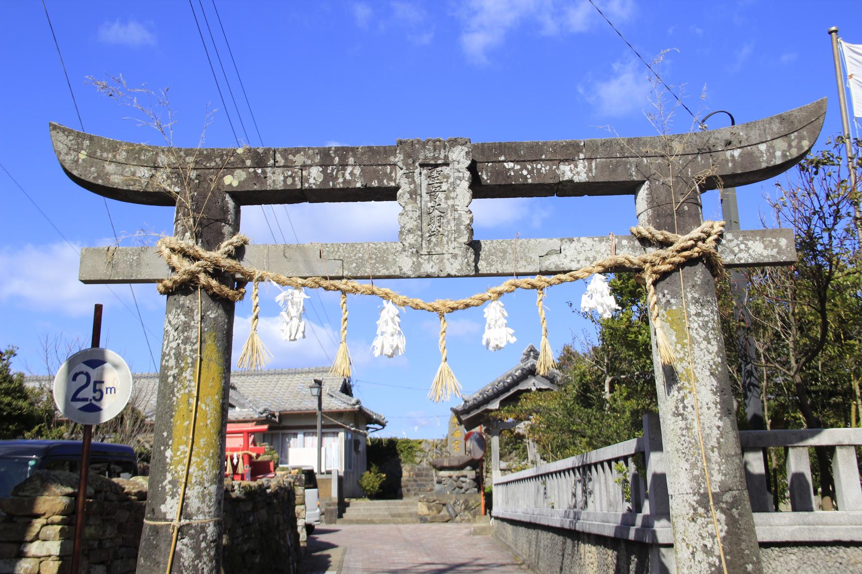 創建1300年以上、聖母宮の由縁-0