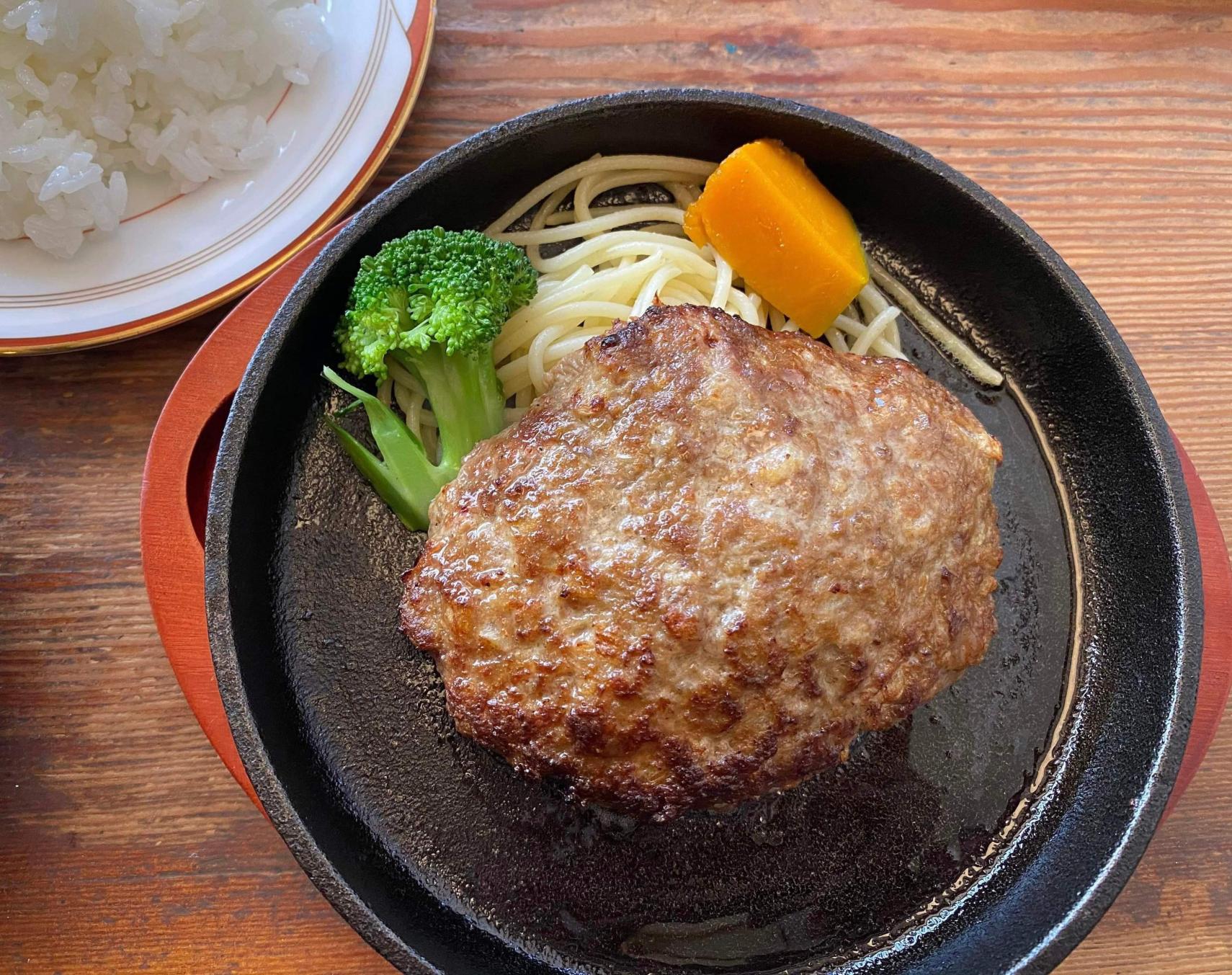 洋食と珈琲の店 トロル-1