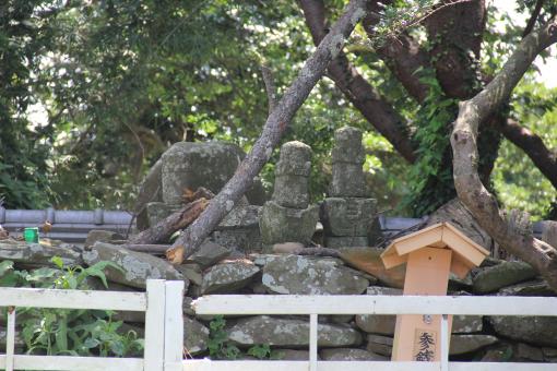 少弐資時の墓-1