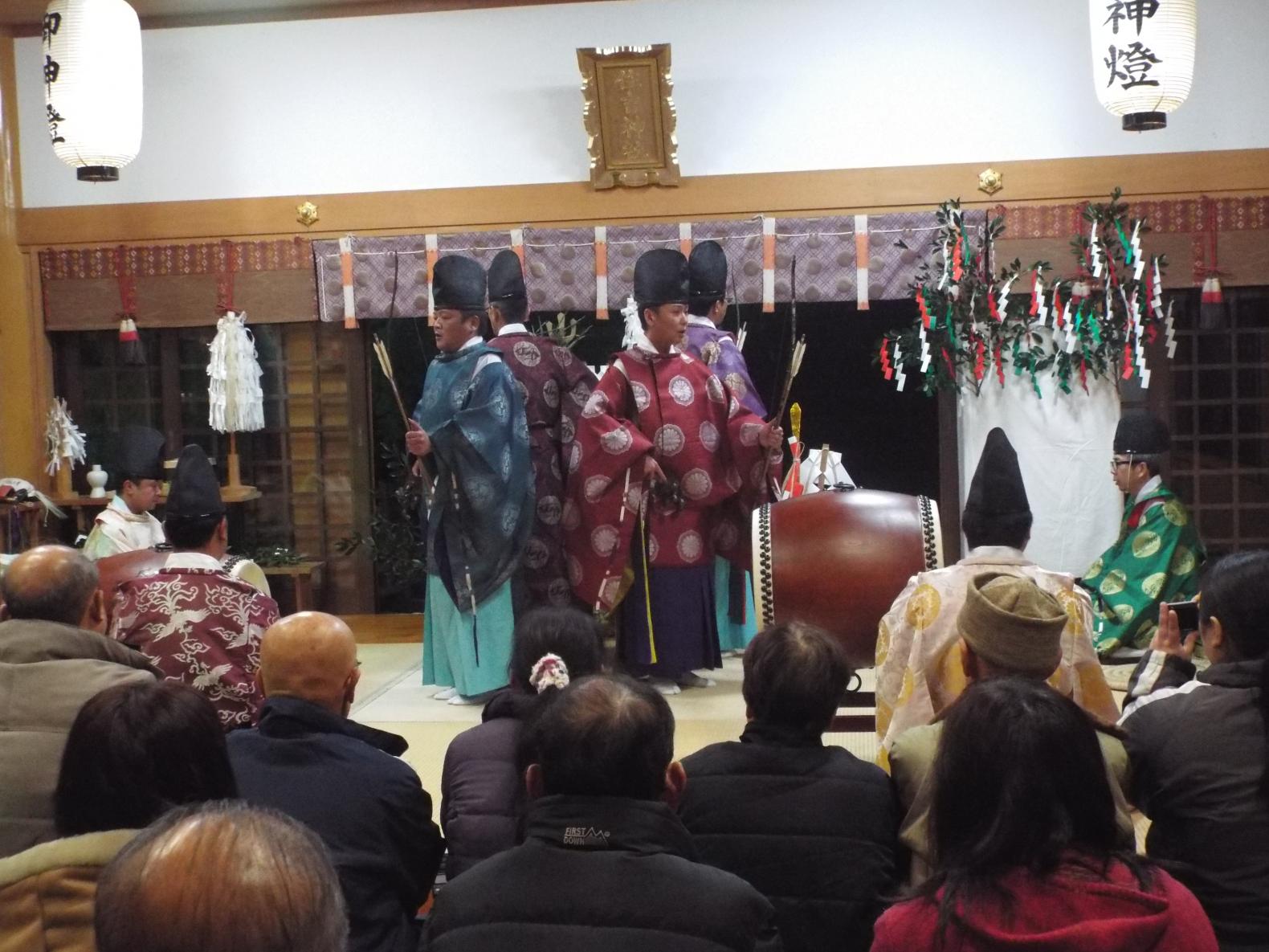 住吉神社奉賛会「壱岐大大神楽」奉納-0