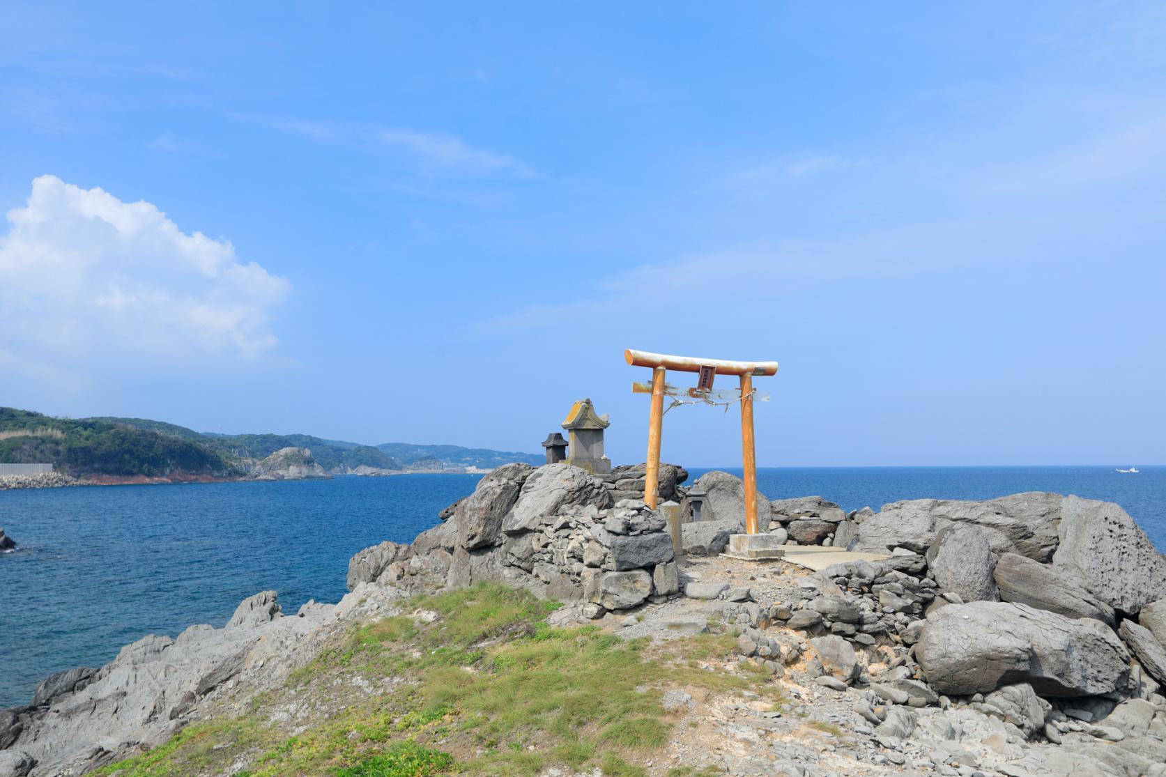 龍蛇神社